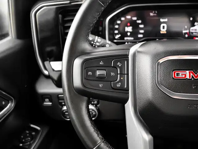 2024 GMC Sierra 1500 Elevation 5.3L dans Autos et camions dans Comté de Strathcona - Image 19