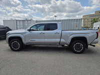 Only 9,023 Miles! This Toyota Tacoma boasts a Intercooled Turbo Regular Unleaded I-4 2.4 L/146 engin... (image 5)