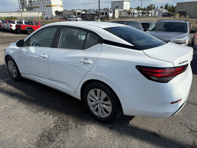 2022 Nissan Sentra S LOW KMS! in Cars & Trucks in Lethbridge - Image 4