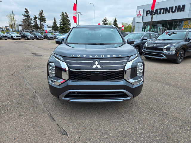 2025 Mitsubishi Outlander LE Nearly Brand New! 0.9% Financing in Cars & Trucks in Calgary - Image 2