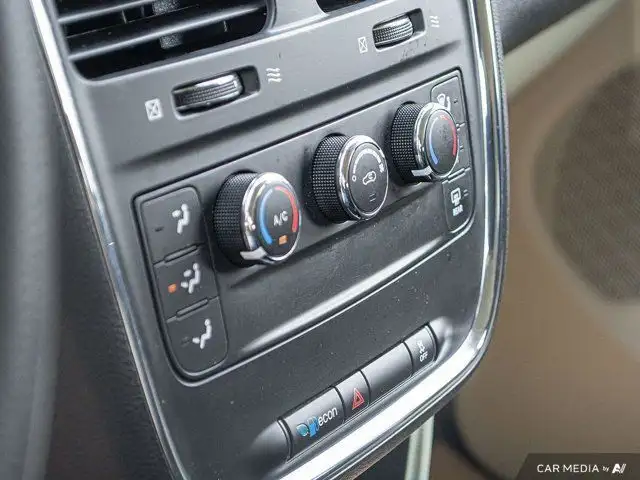 2019 Dodge Grand Caravan SE CVP Stow N Go Rear Camera in Cars & Trucks in St. Albert - Image 22