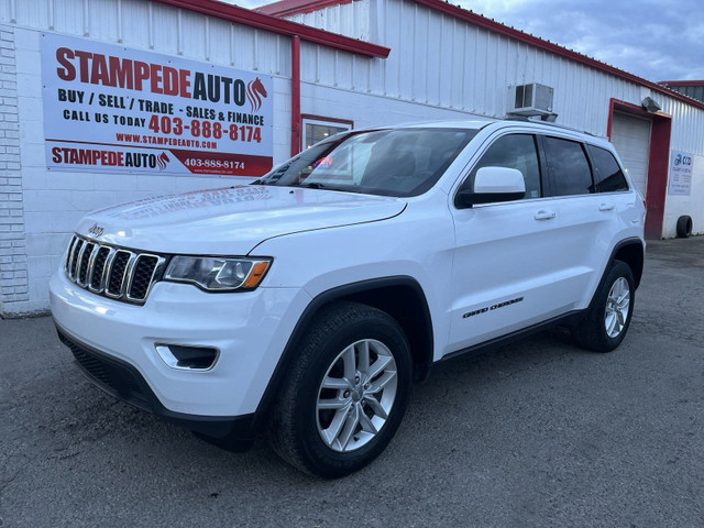 2018 Jeep Grand Cherokee Laredo 4x4 in Cars & Trucks in Calgary - Image 2