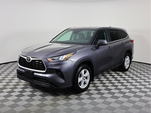 2023 Toyota Highlander LE in Cars & Trucks in Calgary