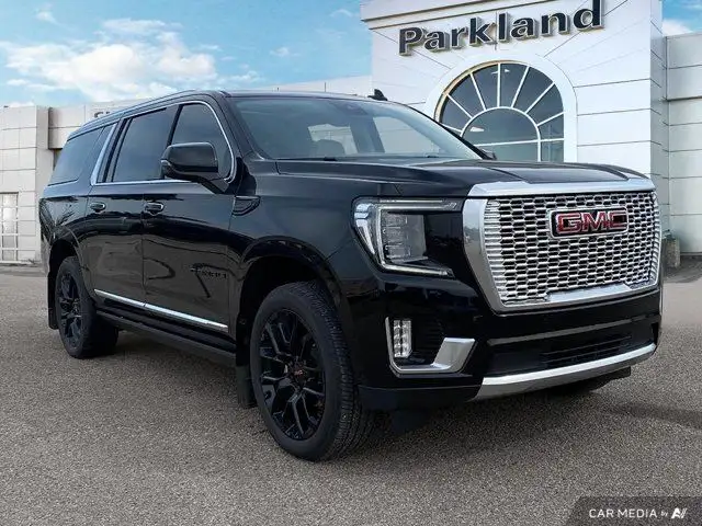 2023 GMC Yukon XL Denali 4x4 DIESEL Sunroof Nav Power Boards in Cars & Trucks in St. Albert - Image 8