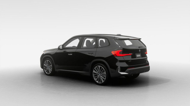 2025 BMW X1 xDrive28i | Noir Saphir Métallisé | Garnissage in Cars & Trucks in City of Montréal - Image 2