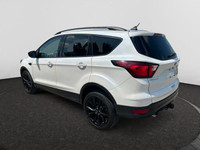Get the NEW look for the USED price! This 4WD Ford Escape is White in color and is equipped with an... (image 2)