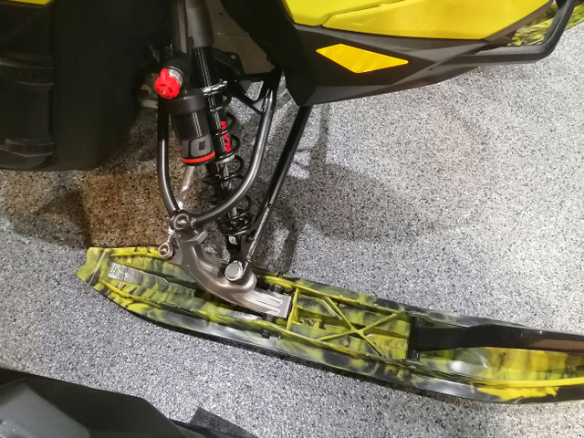 2025 Ski-Doo Freeride™ 154 850 E-TEC T. R SS Pow. 3.0_10.25 in ( in Snowmobiles in Medicine Hat - Image 2