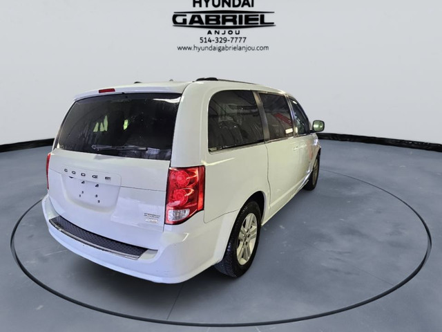 2018 Dodge Grand Caravan Crew in Cars & Trucks in City of Montréal - Image 4