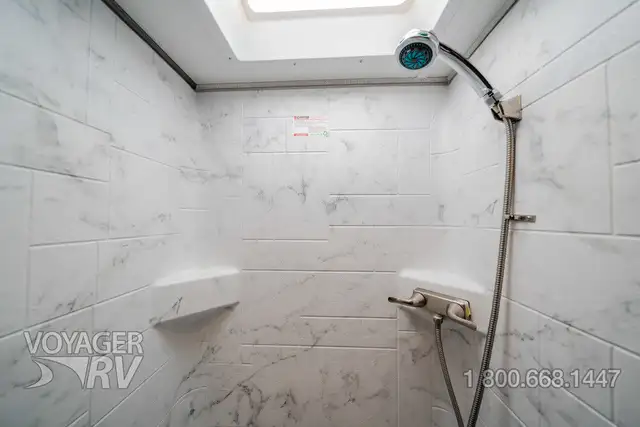 2021 Forest River Sunseeker 2370 in RVs & Motorhomes in Kelowna - Image 18