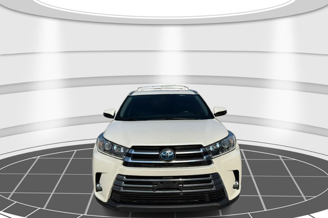 2019 Toyota Highlander Hybrid XLE in Cars & Trucks in City of Montréal - Image 2