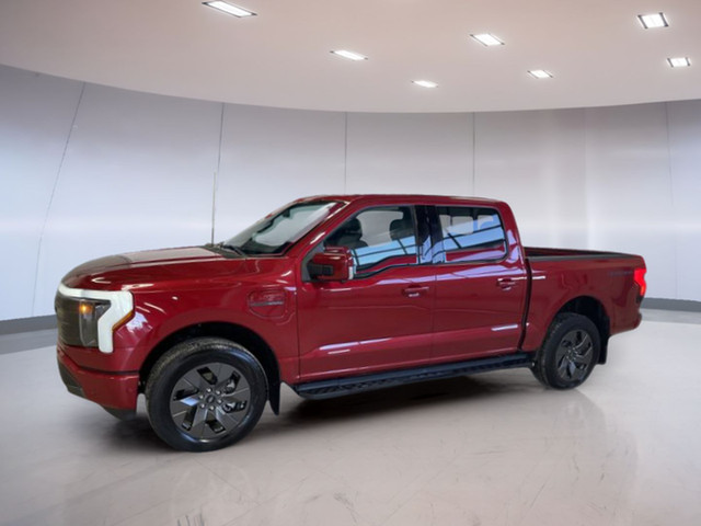 2023 Ford F-150 Lightning Pro 4WD SuperCrew 5.5' Box in Cars & Trucks in Moose Jaw - Image 3