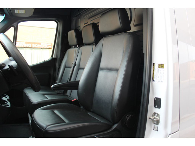 2019 Mercedes-Benz Sprinter Cargo Van \"4X4\" - \"3 SEATER LEATH in Cars & Trucks in City of Toronto - Image 4