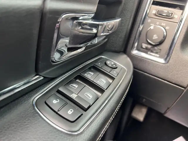 2014 Ram 1500 4WD Crew Cab 140.5" Laramie in Cars & Trucks in City of Toronto - Image 33