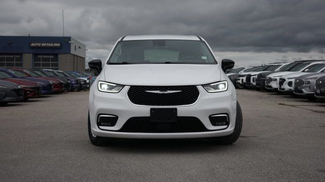 2024 Chrysler Pacifica Touring-L | Leather | Stow 'n Go in Cars & Trucks in Guelph - Image 2