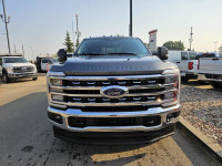 2024 Ford Super Duty F-250 SRW LARIAT 4WD Crew Cab 6.75' Box, 6.7L V8 Diesel, Leather heated/Ventila... (image 8)