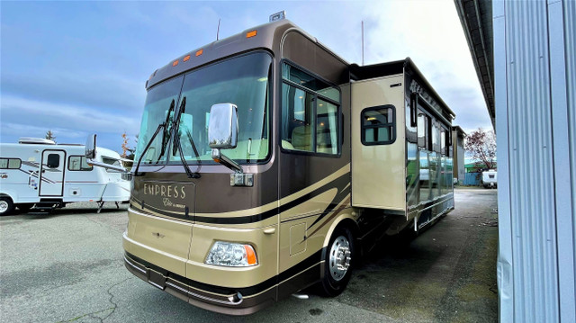 2007 Triple E Empress Elite 4004 FGBW Diesel Pusher in Travel Trailers & Campers in Victoria - Image 2