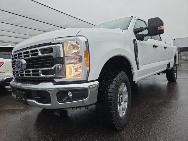 2023 Ford Super Duty F-350 SRW XLT | 7.3L | CREW CAB | LONG BOX in Cars & Trucks in Calgary
