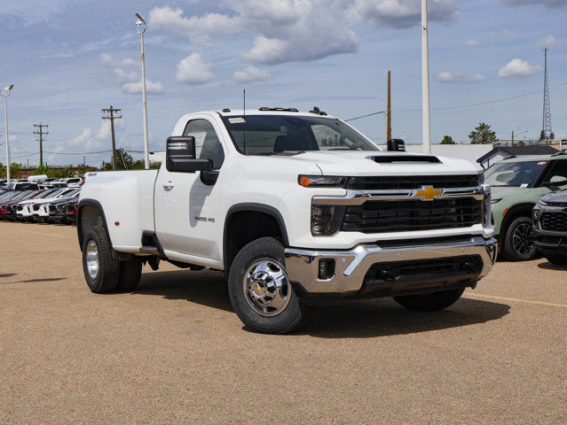 2025 Chevrolet Silverado 3500HD LT in Cars & Trucks in Edmonton - Image 2