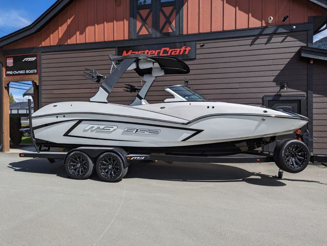 2023 MB Sports B52 23 Alpha in Powerboats & Motorboats in Chilliwack - Image 2