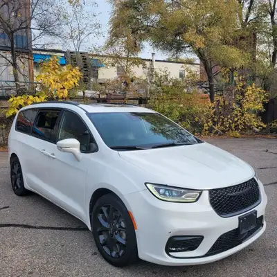 Powertrain: Engine: 3.6-liter V6 Horsepower: 287 hp @ 6400 rpm Torque: 262 lb-ft @ 4000 rpm Transmis...