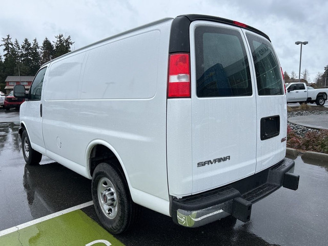  2021 GMC Savana Cargo Van with Bulkhead, only 26,000K's, One Ow in Cars & Trucks in Nanaimo - Image 3