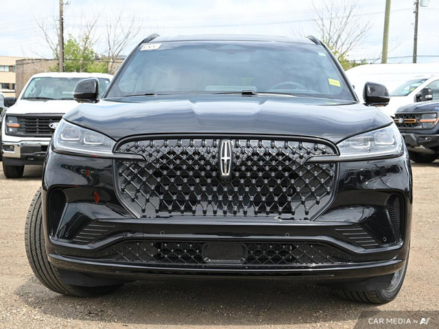 2025 Lincoln Aviator Reserve in Cars & Trucks in Edmonton - Image 2