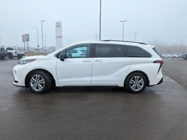 2023 Toyota Sienna XSE Low Mileage- 2.5L - 4 CYLINDER - VAN - 9. in Cars & Trucks in Cranbrook - Image 2