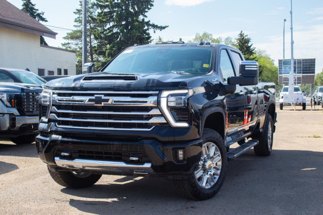 2025 Chevrolet Silverado 3500HD High Country in Cars & Trucks in Edmonton - Image 2