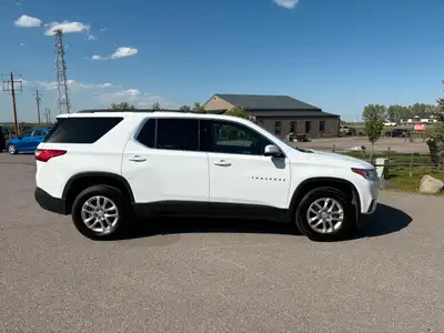 2020 CHEVROLET TRAVERSE LT AWD ACTIVE TITLE MINOR HAIL DAMAGE Hail damage Mileage 121.480 KM Engine...