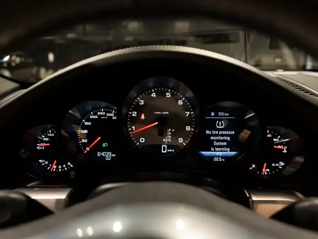 2015 Porsche 911 2015 911 Targa 4S - Certifié Porsche Approved in Cars & Trucks in Québec City - Image 14
