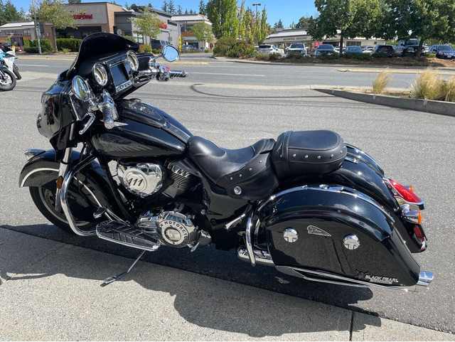 2017 Indian Motorcycle CHIEFTAIN in Street, Cruisers & Choppers in Nanaimo - Image 4