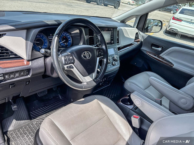 2019 Toyota Sienna XLE LIMITED AWD in Cars & Trucks in Calgary - Image 4