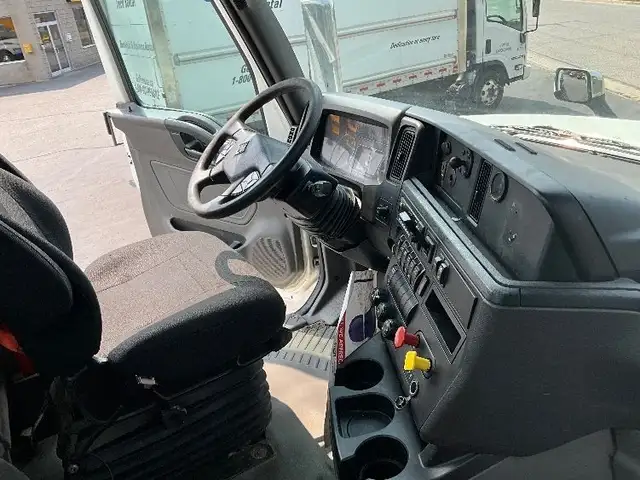 2019 International LT625 in Heavy Trucks in Mississauga / Peel Region - Image 15