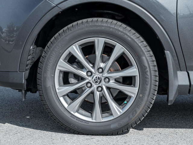 2017 Toyota RAV4 Limited in Cars & Trucks in Markham / York Region - Image 4