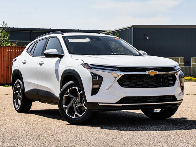 2025 Chevrolet Trax LT in Cars & Trucks in Strathcona County - Image 2