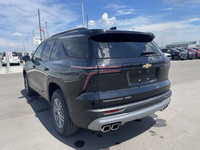 The 2025 Chevrolet Traverse LT is a versatile and stylish mid-size SUV, designed to offer a compelli... (image 5)