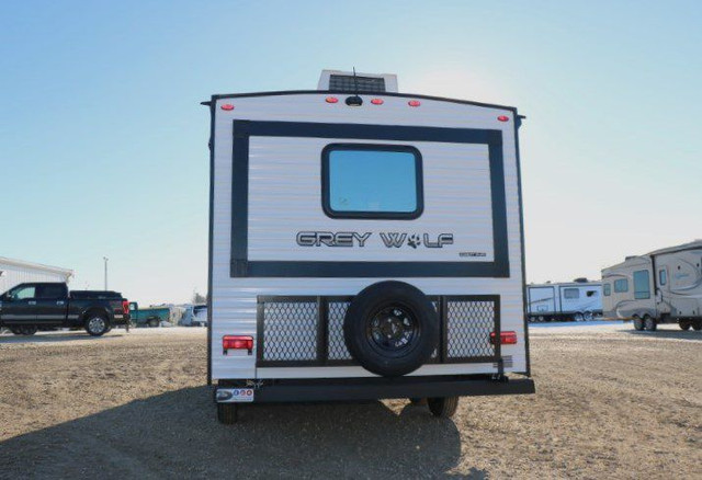 2024 FOREST RIVER GREY WOLF 19SM in Travel Trailers & Campers in Kitchener / Waterloo - Image 4