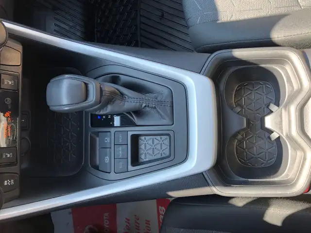 2020 Toyota RAV4 LE ONE OWNER dans Autos et camions dans Belleville - Image 25