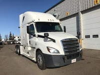 2020 FREIGHTLINER T12664ST