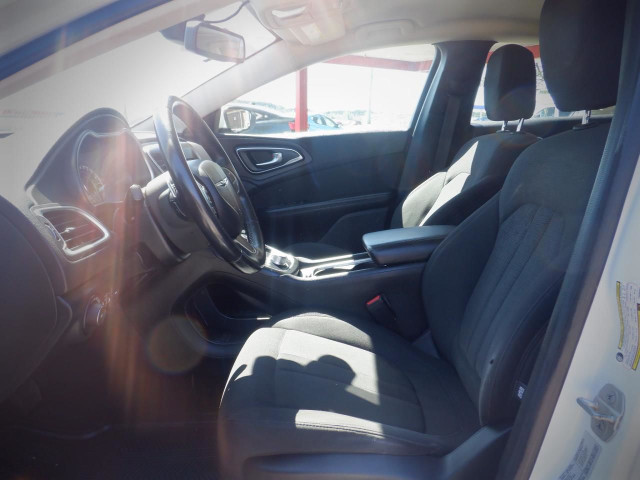 2015 Chrysler 200 Limited in Cars & Trucks in Saint John - Image 4