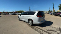 EXECUTIVE CROSSTOWN DEMO! This 2024 CHRYSLER VOYAGER LX has the following options Cloth Bucket Seats... (image 5)