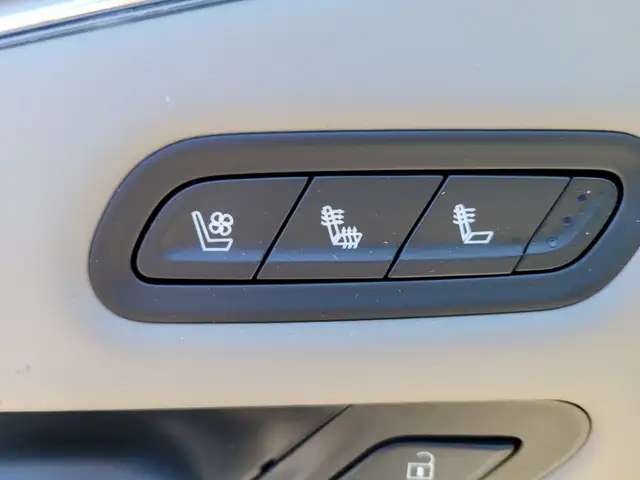 2024 Cadillac Escalade dans Autos et camions dans Peterborough - Image 21