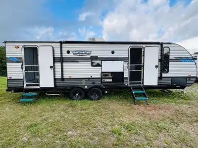APPLY NOW: https://www.ridecollective.ca/get-pre-approved 2021 Forest River Salem 33 FT travel trail...