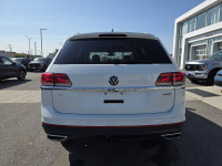 Captain's Chair Package! The 2022 Volkswagen Atlas is an ideal companion for long trips, with a comf... (image 6)