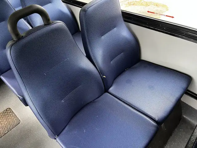 2019 Chevrolet Express 4500 22 Passenger Wheelchair Accessible S in Heavy Trucks in Delta/Surrey/Langley - Image 23
