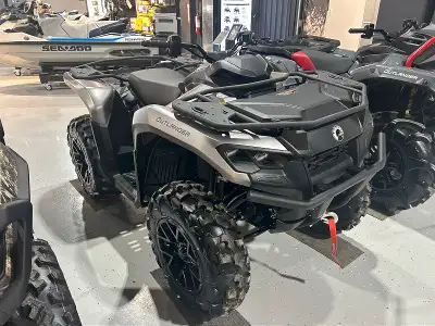2025 CAN-AM OUTLANDER XT 700 ATV STOCK #A110565 50HP ROTAX ACE ENGINE CVT TRANSMISSION SELECTABLE 2W...