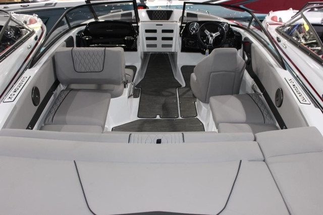 2023 GLASTRON 215 GX 4.5L / ALPHA MERCRUISER in Powerboats & Motorboats in Longueuil / South Shore - Image 4