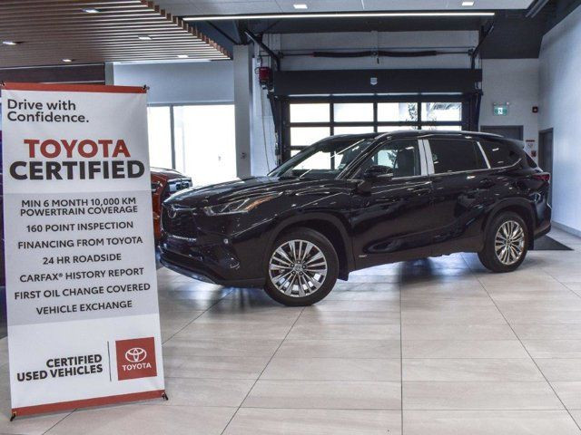 2025 Toyota Highlander Hybrid Platinum in Cars & Trucks in Calgary