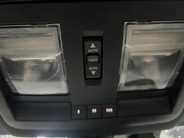 2016 Dodge Challenger in Cars & Trucks in Edmonton - Image 30