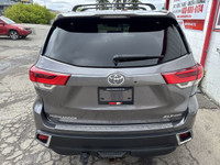 XLE | AWD | 7 PASSENGER | LEATHER HEATED SEATS This 2019 Toyota Highlander XLE AWD is a versatile th... (image 4)
